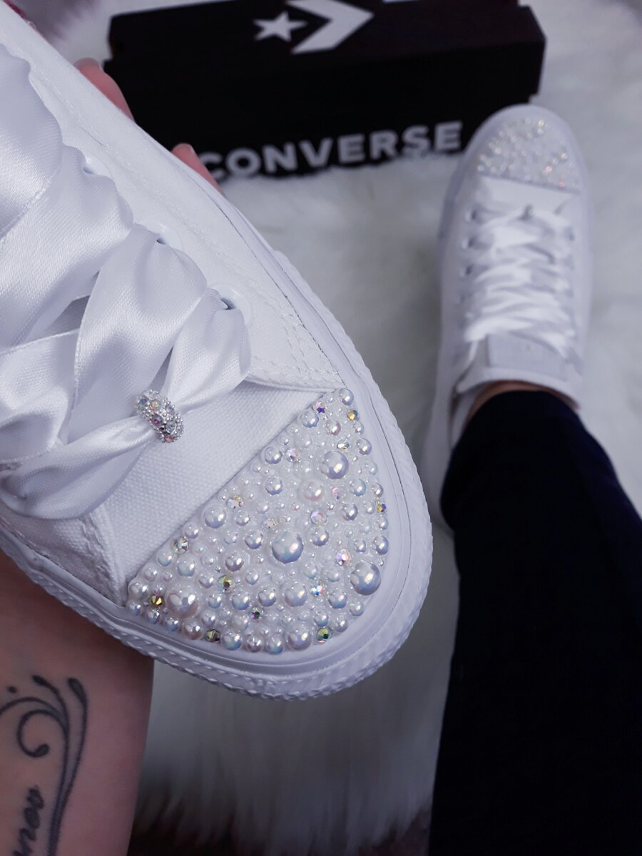 converse s perlami
