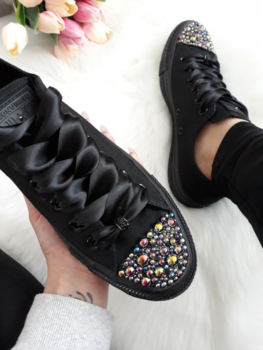 converse tenisky s kamienkami