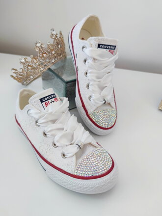 Biele Converse so vzorom 