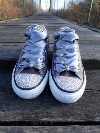 Šedé converse , AB crystal