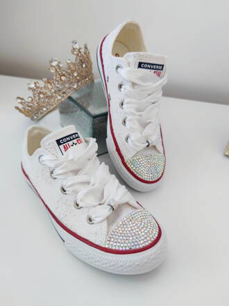 Biele Converse so vzorom 